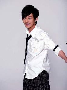 何炅的资料个人资料,综艺界常青树，幽默风趣的“快乐大本营”主持传奇